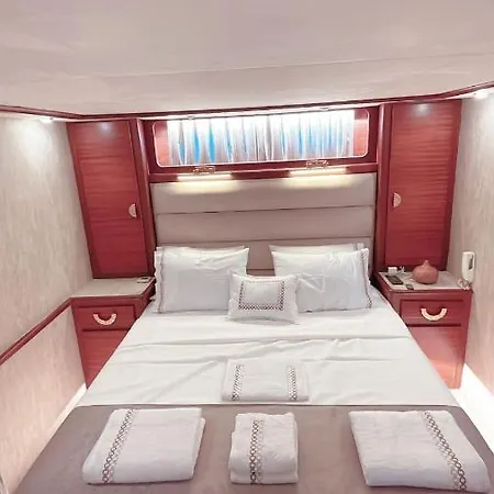 Botel Bodrum: Private Yacht For Swimming Tour & Sunset Bodrum