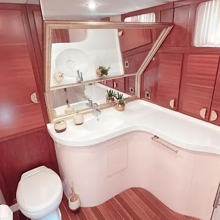 Bodrum: Private Yacht For Swimming Tour & Sunset Botel